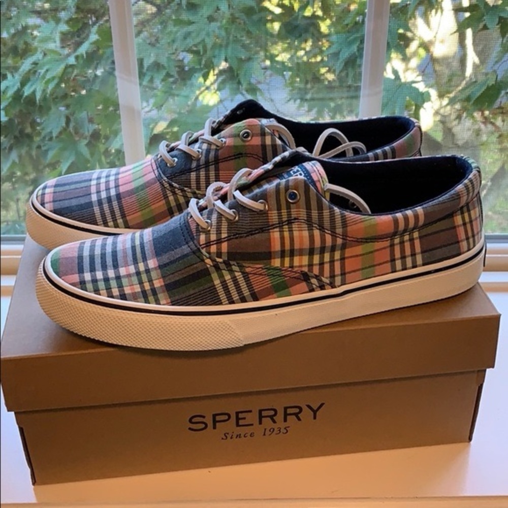 New men’s Sperry shoes